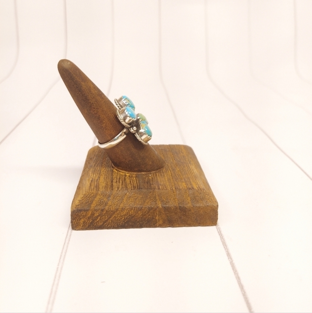 Beautiful Turquoise Ring - Picture 3 of 12